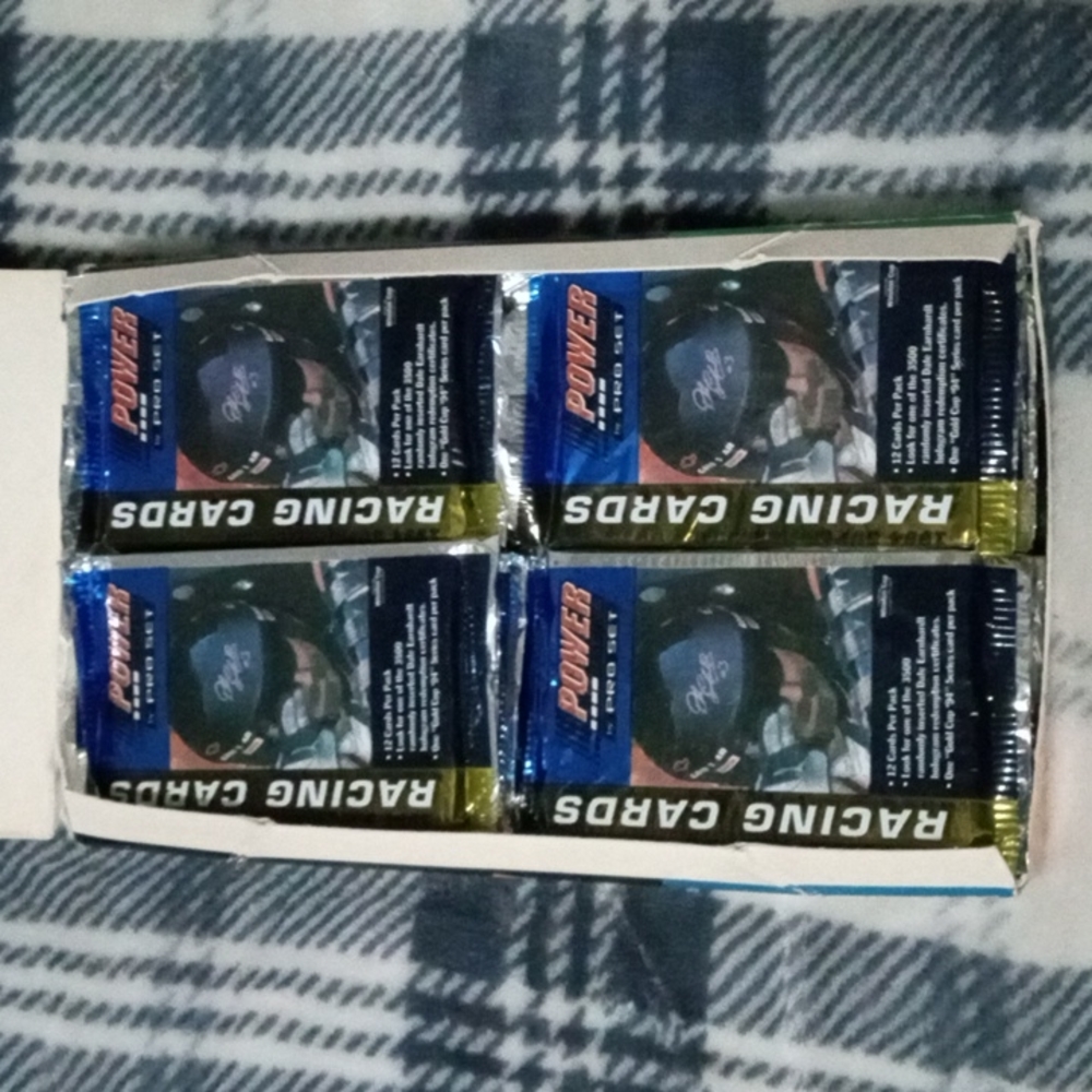 Trading Cards - Picture 4 of 7